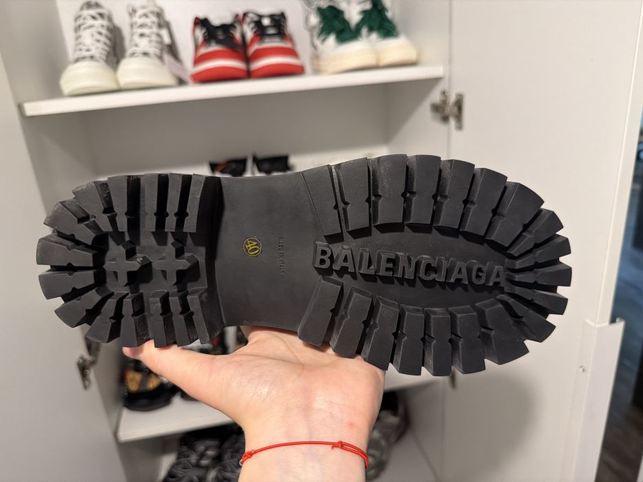 Balenciaga Strike Boots - 2 modele în anunț