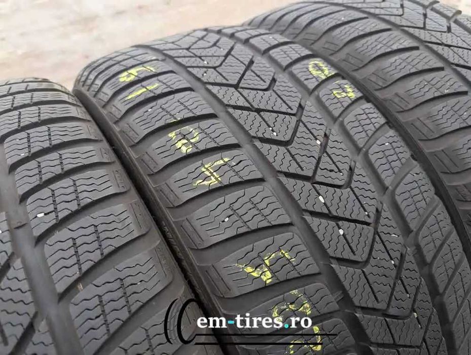SET 4 Anvelope Iarna 225/40 R19 PIRELLI Sottozero 3 93H