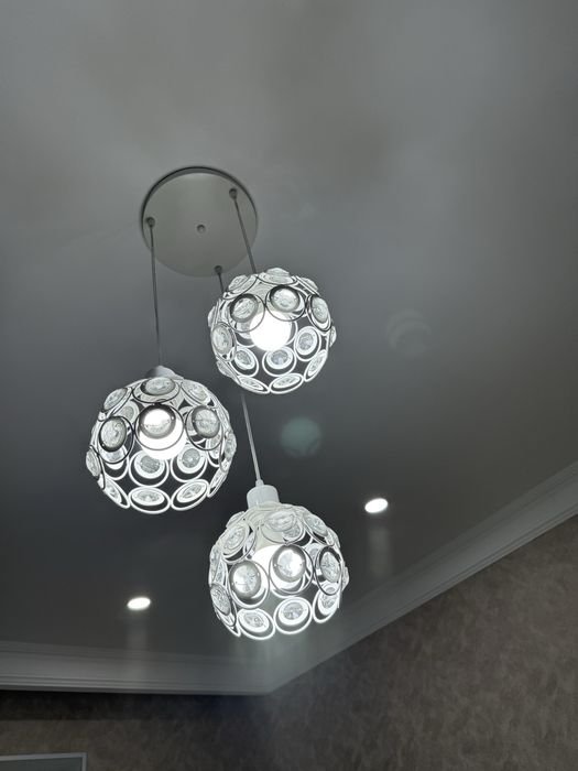 Люстра  почти новая