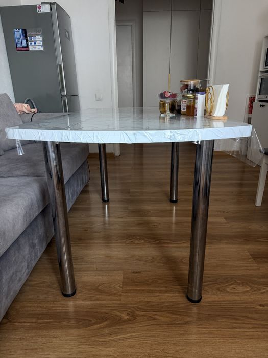 Продам стол кухонный