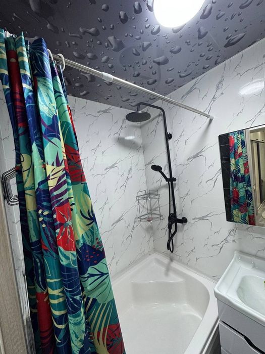 Сдаётся 1 комнатная квартира 
C обстановкой ЛЮКС 
В горде Алмалыке