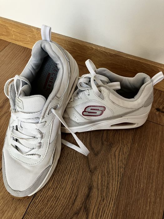 Маратонки Skechers и Nike