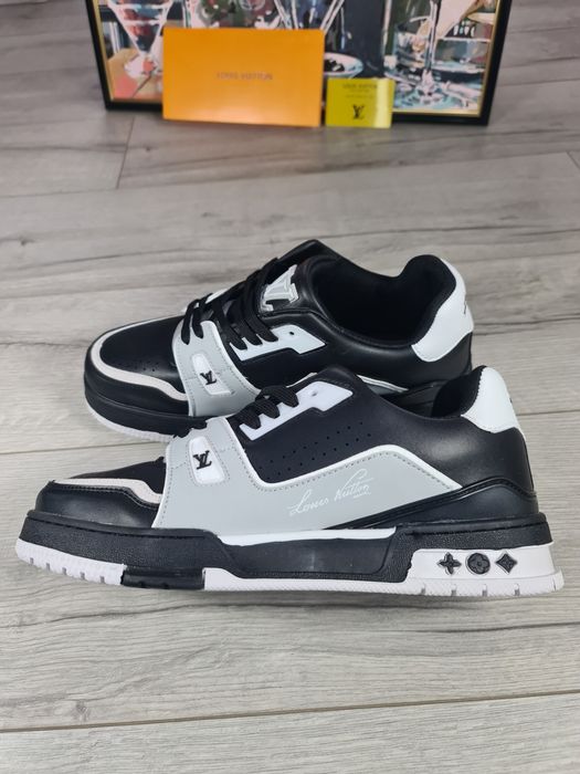 Sneakers-Loius-Vuitton-Transport-Gratuit-Breloc-LV+Parfum-Cadou-Noi
