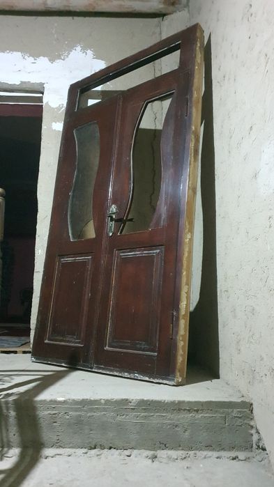 eshik sotiladi holati juda yaxshi narxi 2 million so'm kelishiladi