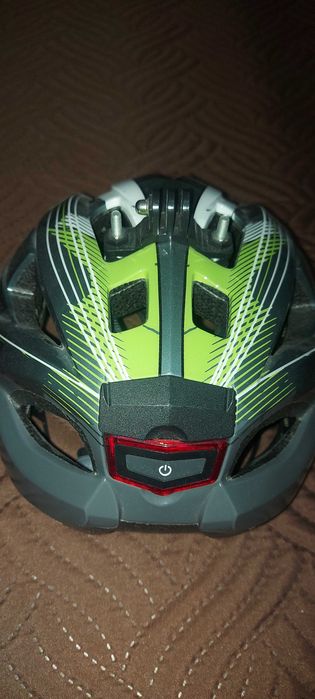 Велосипедна предпазна каска