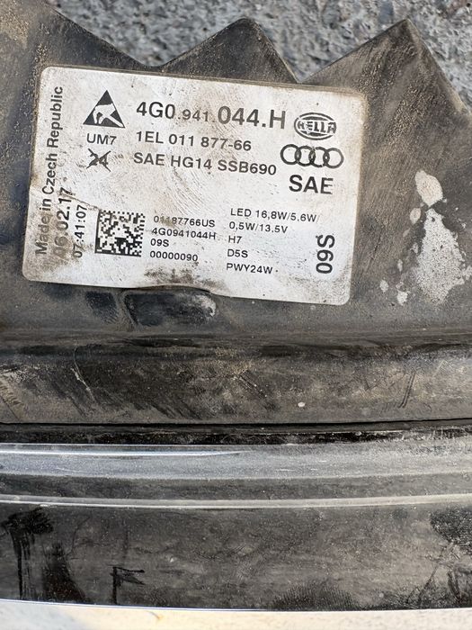 Фары на AUDI A6 оригинал 100%