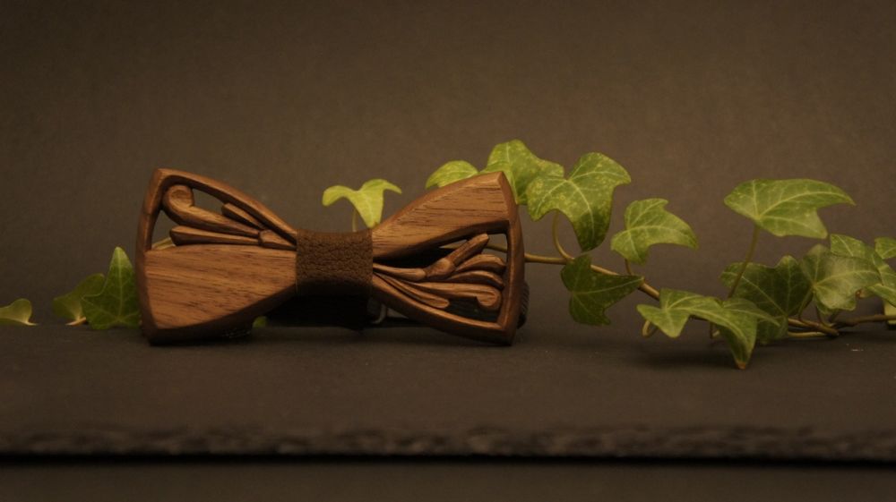 Ръчно изработени дървени папийонки