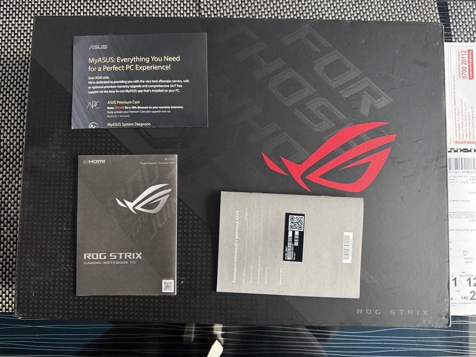 геймърски лаптоп ASUS ROG Strix G15 (като нов) + подарък Logitech PRO