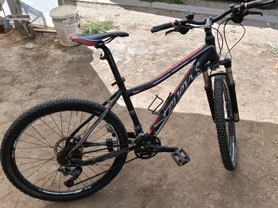 Vand Bicicleta pt plimbări  montane