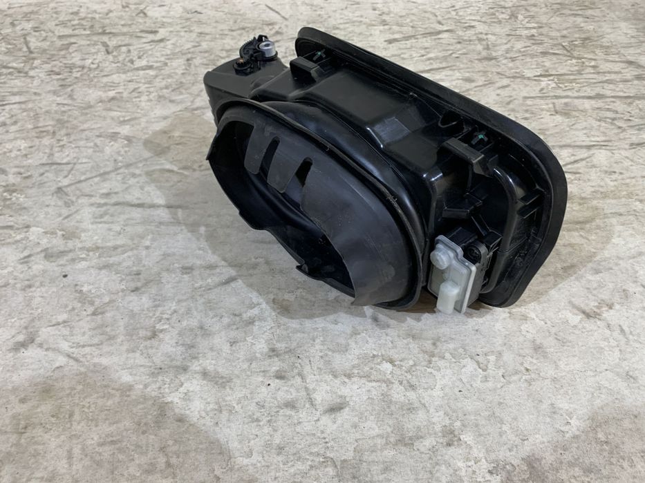 Usita rezervor si Adblue BMW seria 5 G31, 2016, 2017, 2018, 2019, 2020, 2021, 2022, 2023