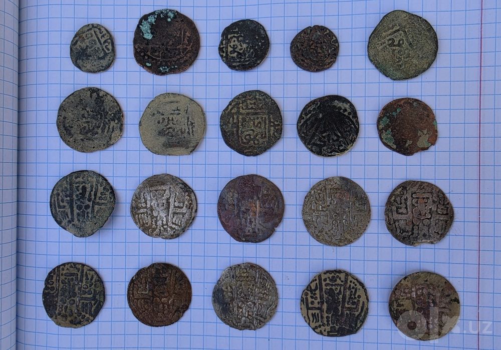 Temuriylar va Buxorxudot tangalar sotiladi misdan . moneta coin tanga