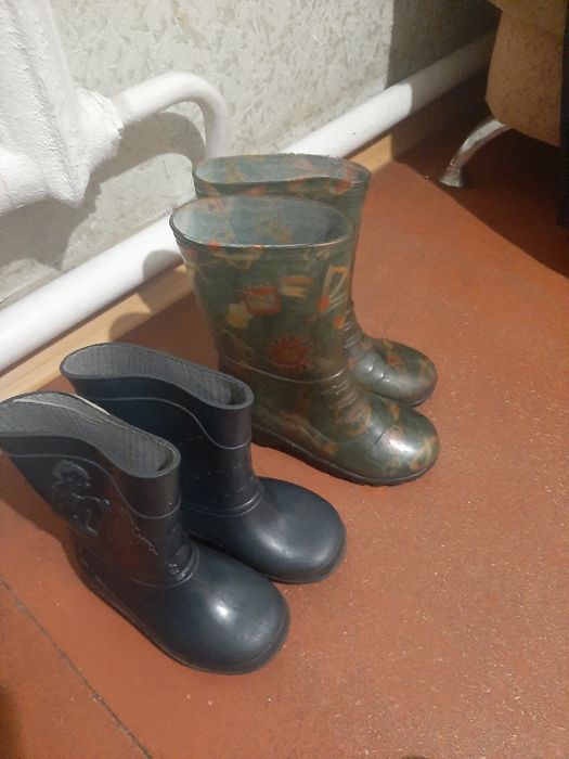 Продам детскую обувь