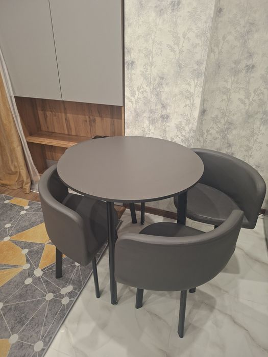 Продам стол со стульями