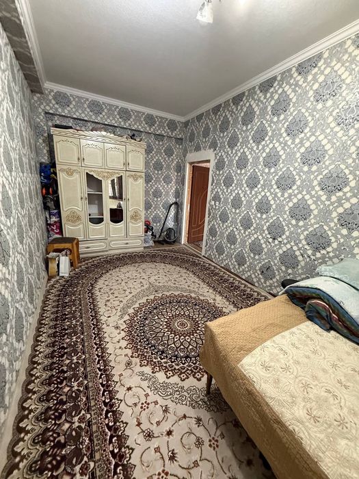 Vokzal qizil domda 2 xonali kvartira sotiladi