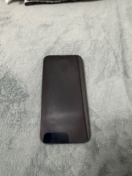 iPhone 13 в идеальном состоянии