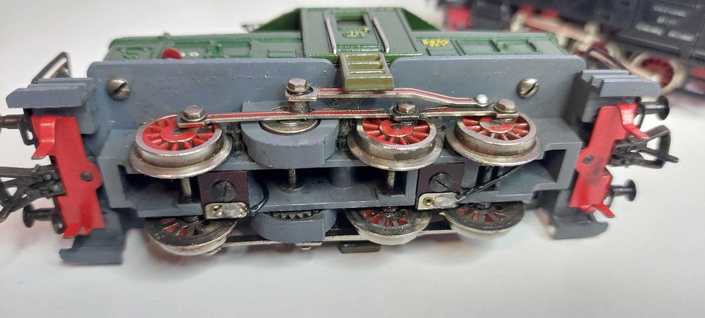 Локомотиви и вагони Fleischmann