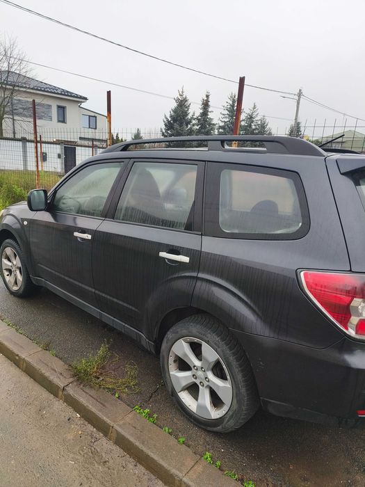 Vând Subaru Forester 2010