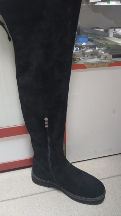 Продам Новые ботфоры 37 размер.