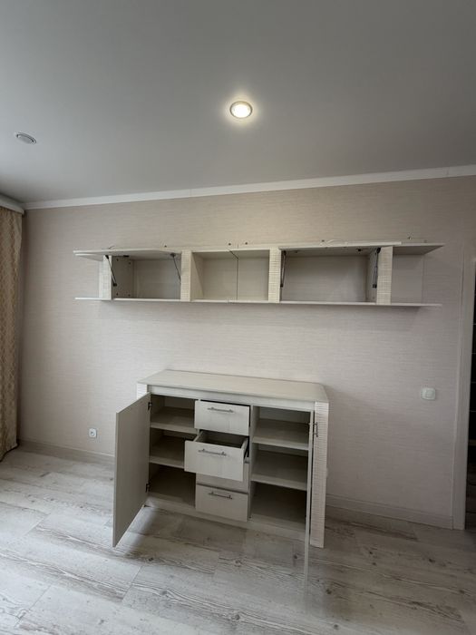 Продам тумба и подвесная полка