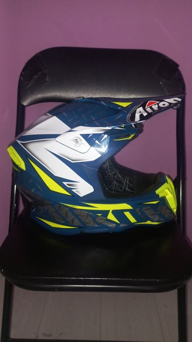 Каски за мотор - Airoh и Shoei