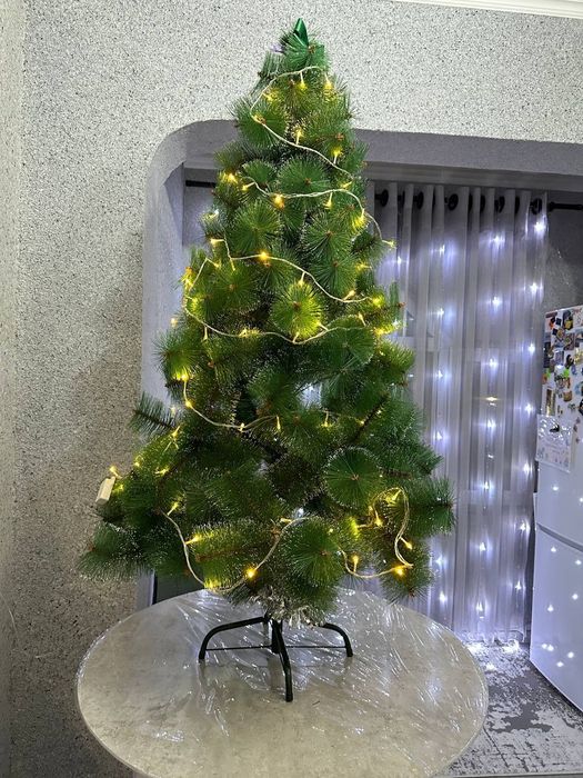 Продается новогодняя ёлка .