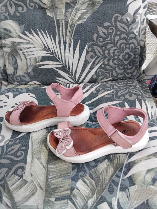 Sandale roz pt fetite 31