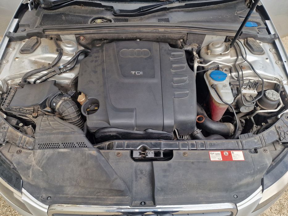 Dezmembrez Audi A4 B8 2.0 CAGA