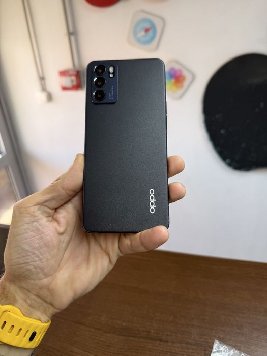 Vand Oppo Reno 6 black