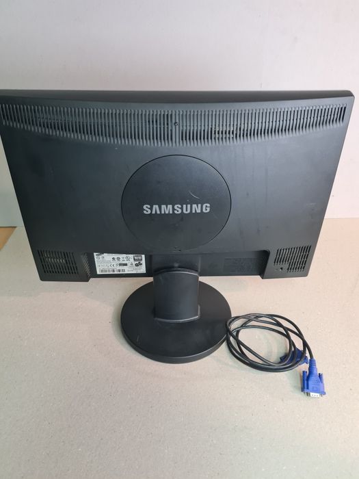 Монитор Samsung.