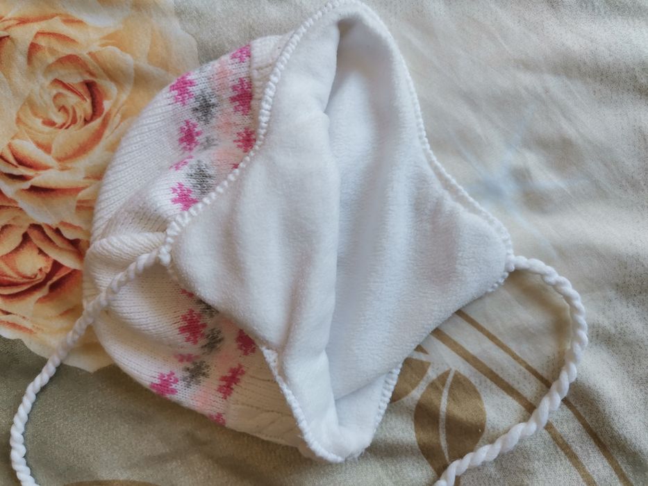 Детска зимна шапка