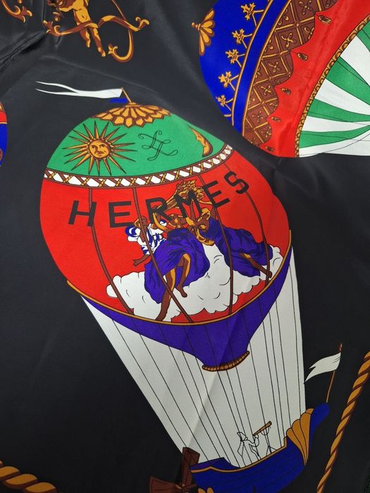 Vând eșarfă Hermes