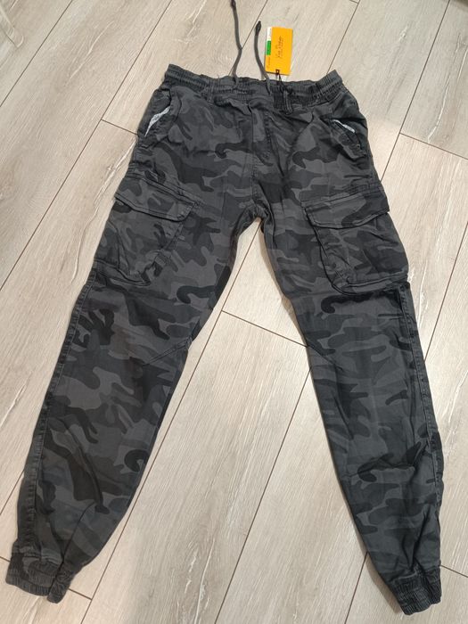 Камуфлажен карго панталон