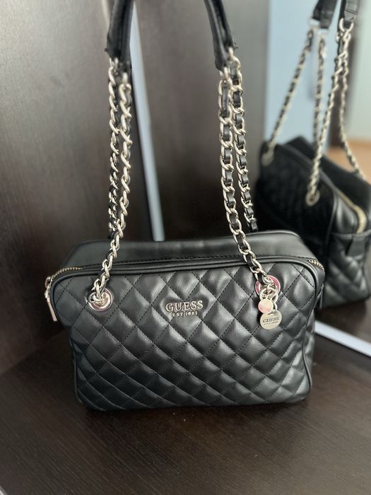 Дамска чанта Guess