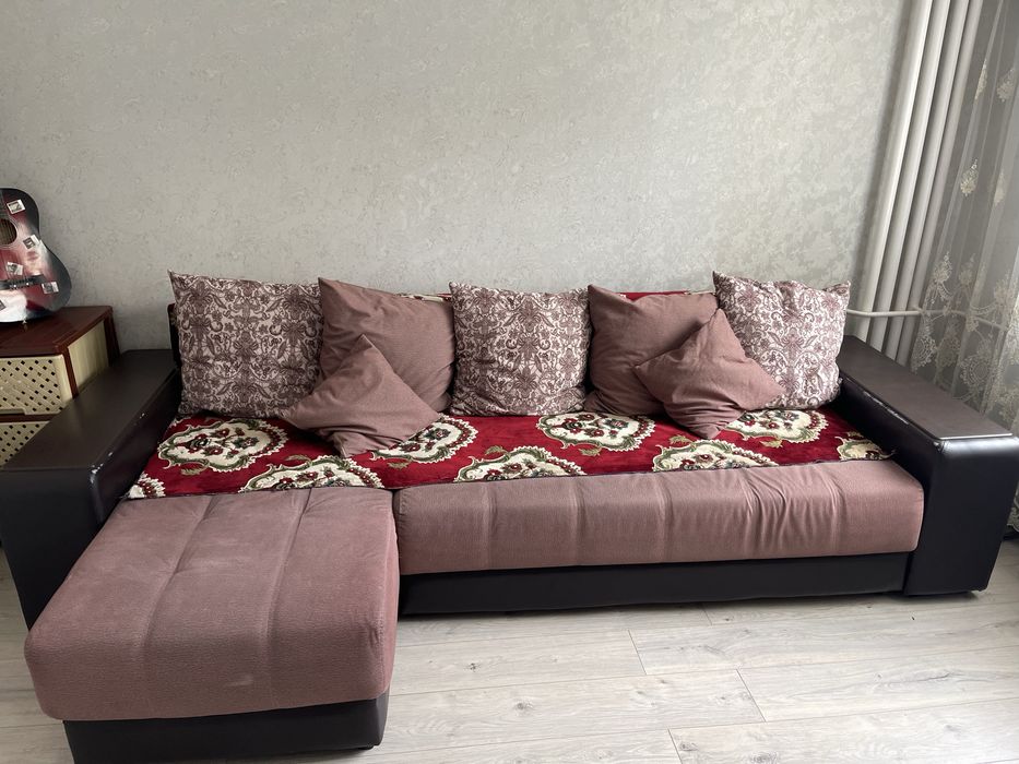 Продаю угловой диван