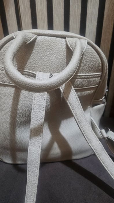 Дамска бежава раница