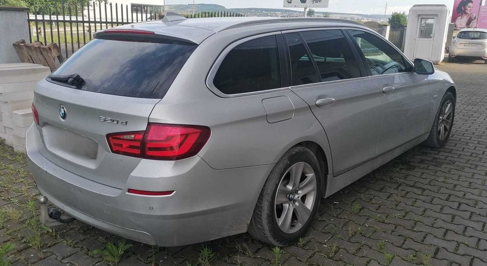 Dezmembrez BMW Seria 5 F11 2.0 d 2011