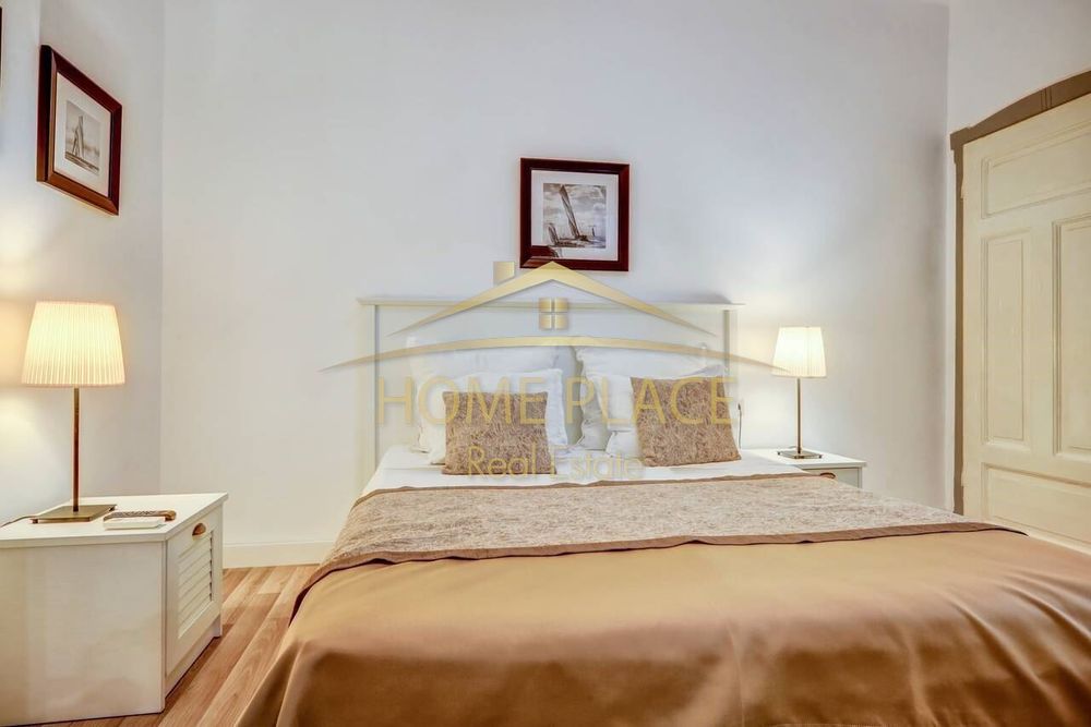 Дава се под наем Тристаен апартамент в Варна, Център - 90 кв.м за 816 € - Снимка #2