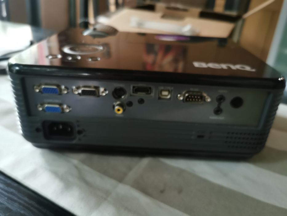 Продавам видео проектор BenQ Ms 510