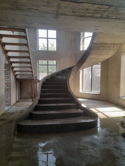 Монолитные лестницы, бетонные лестницы