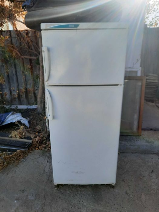 Продам холодилникй стинол