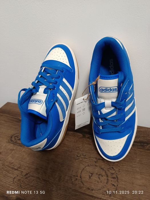 Adidasi noi nepurtati