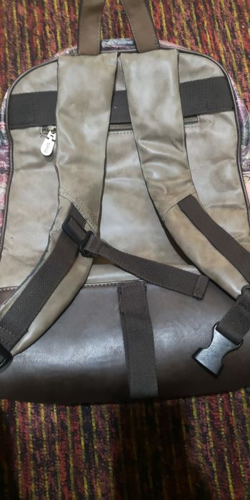 Рюкзак для школы кожаный. Для девочки.Привезли с