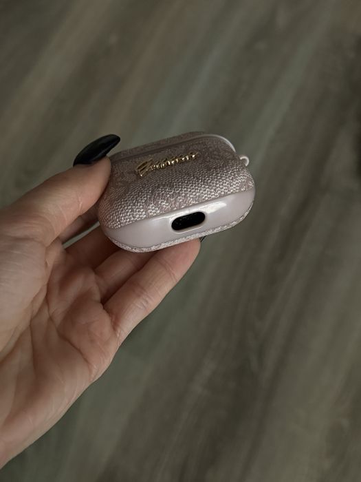 GUESS калъф за airpods 3