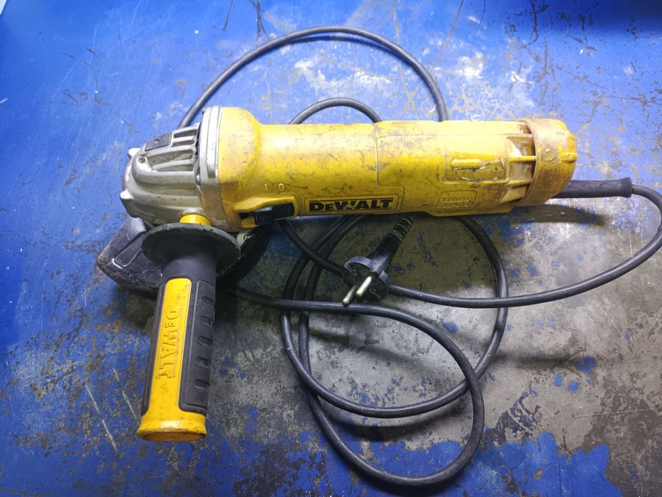 Продается УШМ Dewalt