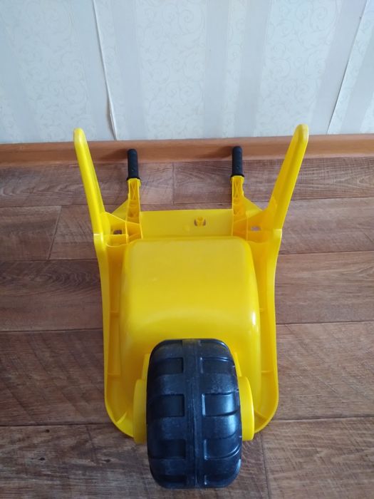 Тачка детская за 2000 тенге