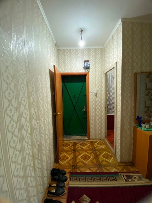 Срочно   сатамын. . 1   бөлме
