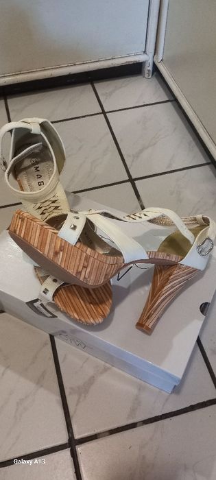 Сандали с висока платформа-н.39