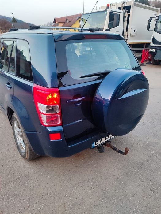 Vând Suzuki grand vitara 2.0 gpl