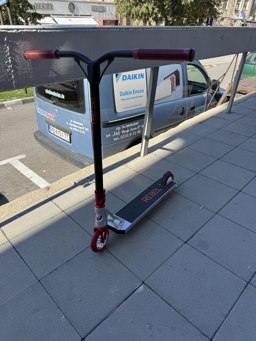 Тротинетка за трикове BYOX REBEL !НОВА + ПОДАРЪК допълнителна шкурка !