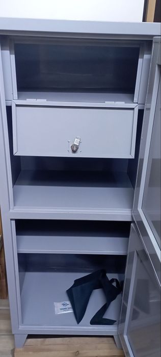 Металлический сейф